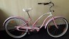 Tiek pārdots ļoti stilīgs rozā sieviešu pludmales/pilsētas velosipēds ELECTRA HOLLYWOOD BEACH CRUISER PINK labā tehniskā un vizuālā stāvoklī....