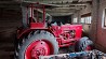 Ātrā traktortehnikas izpārdošana. Visi gadsimta sākuma ražojumi dažādām gaumēm no zila līdz brūnganiem. Motorstundas neviens nekad nav ...