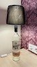 Pārdodu vīrišķīgu galda lampu no Barbuda Rum pudeles. 28 eur. Ļoti labi izskatīsies uz jūsu naktsgaldiņa izceļot jūsu skarbo identitāti. Vai ...