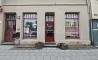 Latvija, Rīga, Brīvības iela. Fasādes māja, ieeja no ielas, logi vērsti uz ielas pusi, plašs skats no loga, halle 40 m2, palīgtelpa 76 m2, ...