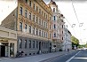 Latvija, Rīga, Elizabetes iela. Zeme īpašumā, fasādes māja, renovēta māja, ķieģeļu mūra sienas, fasāde ar dekoratīvo apmetumu, labiekārtota...