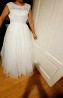 Pārdošu pilnīgi jaunu kāzu kleitu, nevienu reizi neuzvilktu. Ļoti skaista bildē tā nevar nodot. Izmērs 36/38. Par papildus maksu varu ...