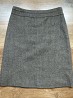 Шерстяная твидовая модная юбка на подкладке в коричневочерную ёлочку, бедра 86см, длина 52см, фасон трапеция.