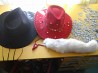 Pārdod mazlietotas cepures, pirktas Bauskas kantri festivālā, pabijušas 3 festos. Praktiski jaunas. Žēl, bet, saimnieki aizbrauca - cepures...